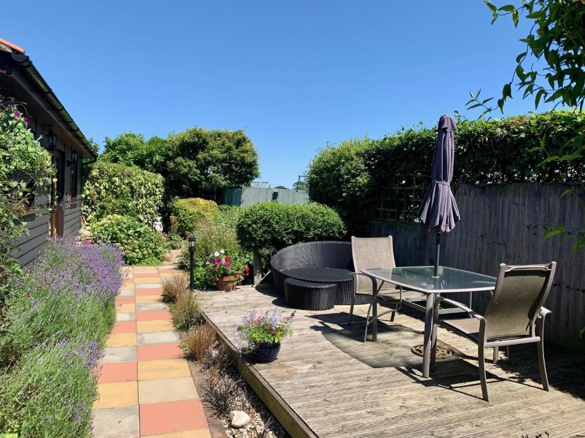 Pheasant Suites Colchester Bagian luar foto